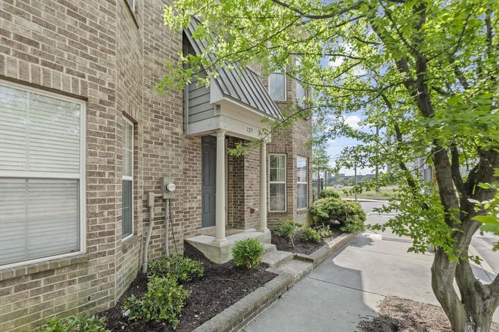Property Photo: 127 W Carolina Ave TN 38103