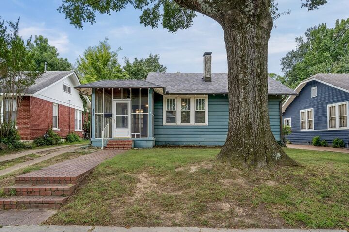 Property Photo:  2095 Washington Ave  TN 38104 