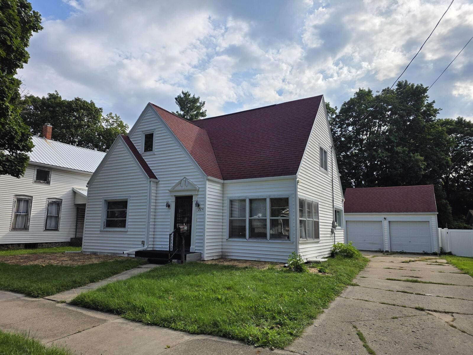Property Photo:  224 N Clinton Street  MI 48813 