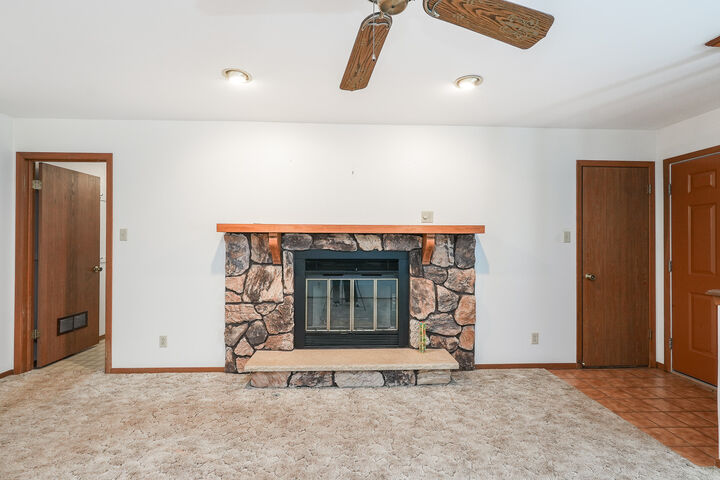 Property Photo: 521 Hawthorne Lane IL 60468