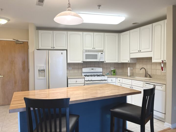 Property Photo:  14 S Prospect Street 405  IL 60172 