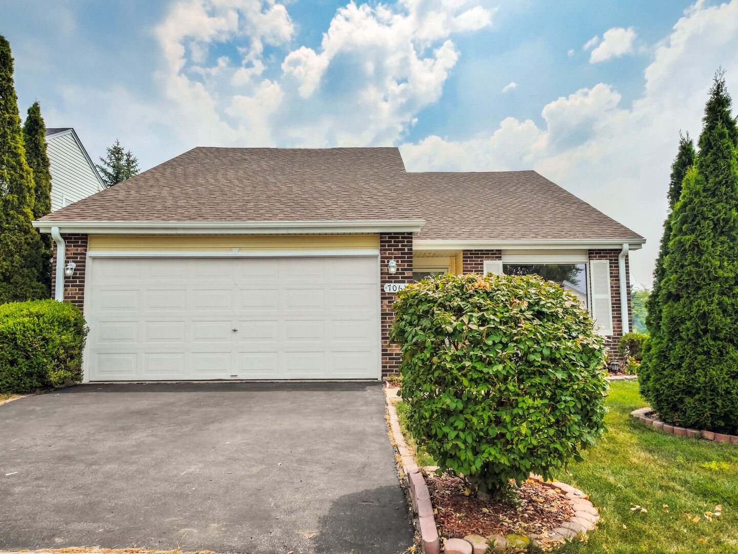 Property Photo: 7061 Yorkshire Drive IL 60517