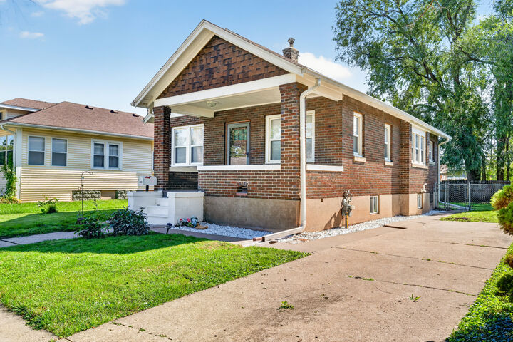 Property Photo: 823 Pershing Boulevard IA 52732