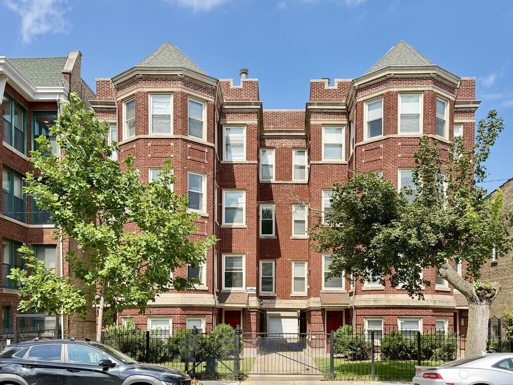 Property Photo:  1524 W Birchwood Avenue 2  IL 60626 