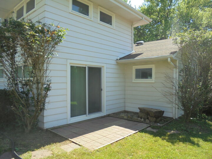 Property Photo:  1434 Walnut Drive  IL 60098 