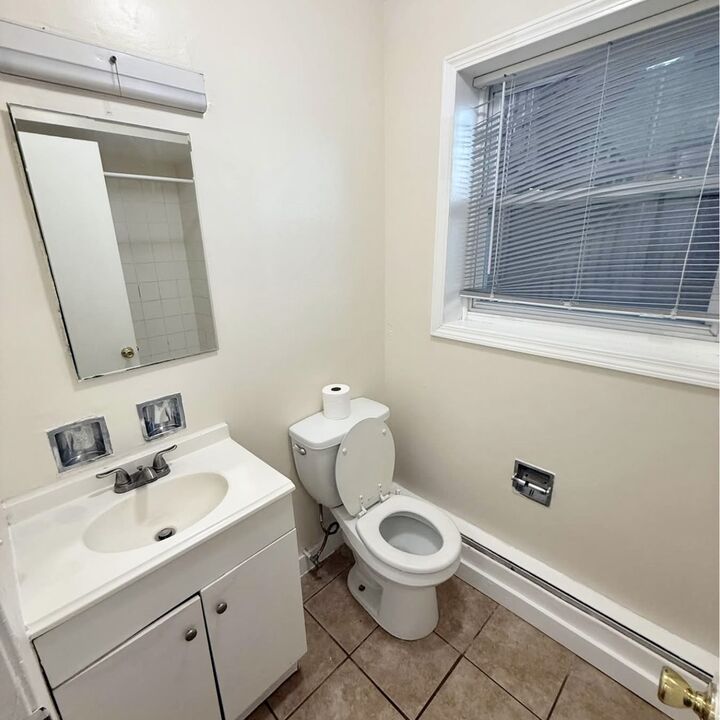 Property Photo:  6235 N Mozart Street 5  IL 60659 