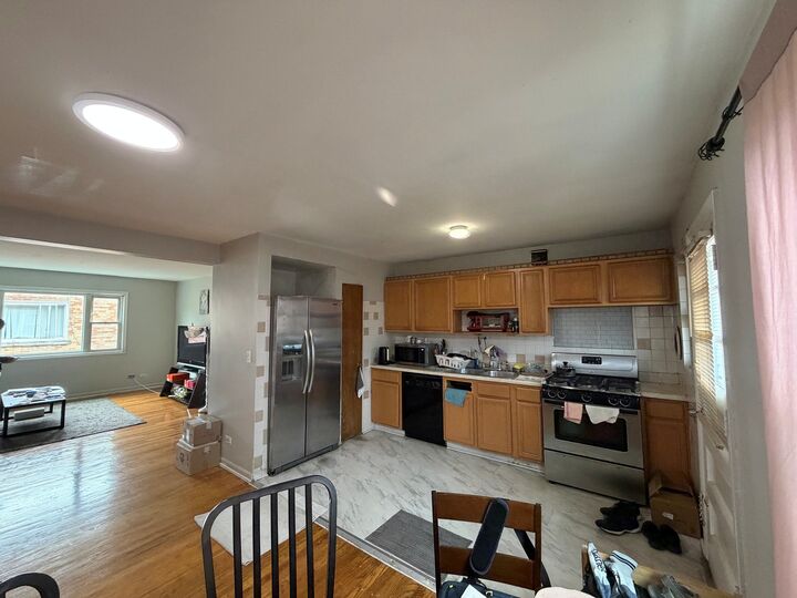 Property Photo: 6338 N Kedzie Avenue 2W IL 60659