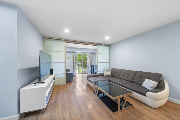 Property Photo:  1617 N Windsor Drive 208  IL 60004 