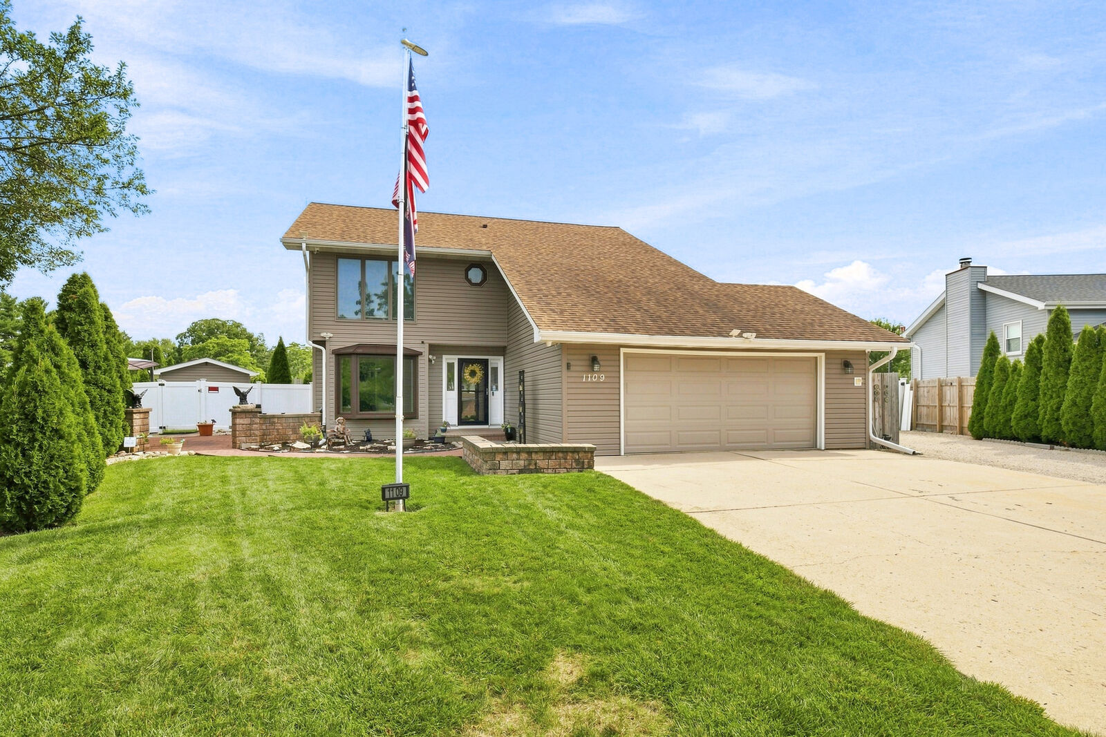 Property Photo:  1109 Home Court  IL 60404 