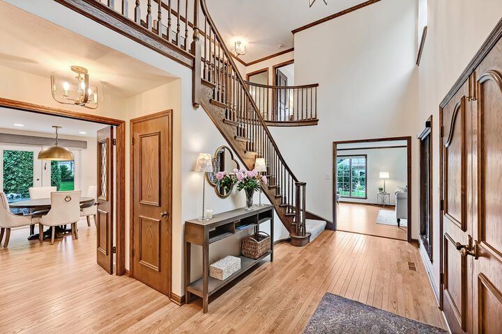 Property Photo:  5 Regent Court  IL 60527 