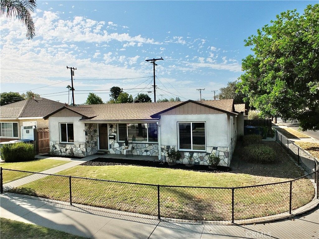 Property Photo: 3502 E Allington Street CA 90805
