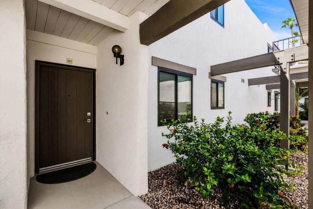Property Photo: 1050 E Ramon Road 20 CA 92264