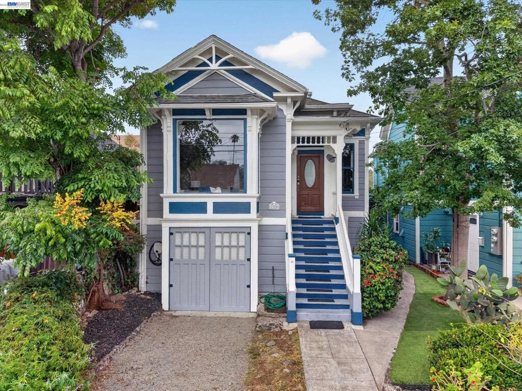 Property Photo: 1320 9th St CA 94501