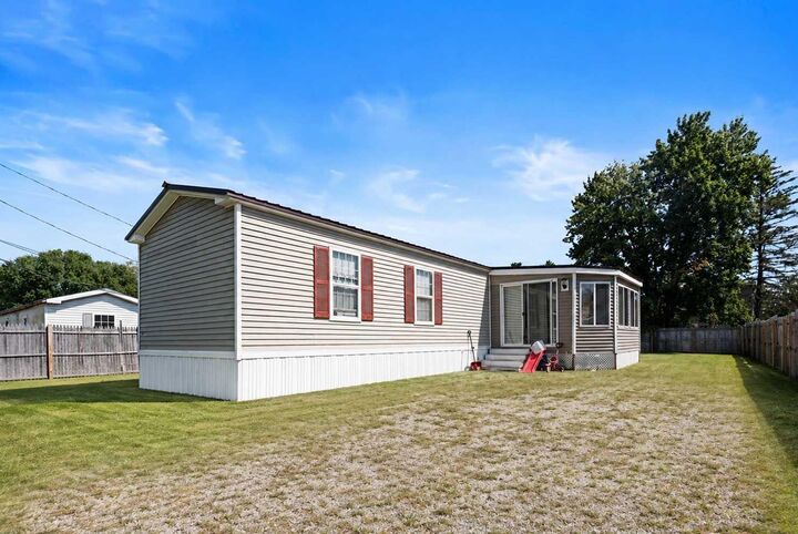 Property Photo:  19 Winn Street  ME 04240 