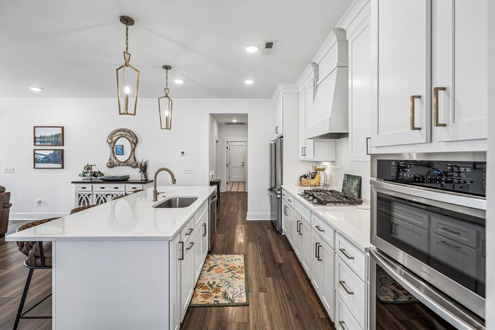 Property Photo:  102 Stonehaven Way  TN 37075 