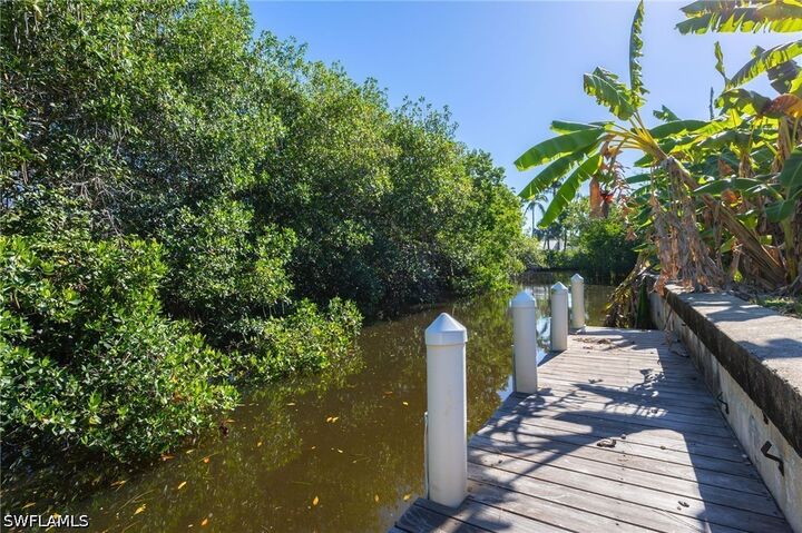 Property Photo:  47 River Court  FL 34110 