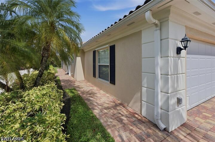 Property Photo:  7405 Emilia Lane  FL 34114 