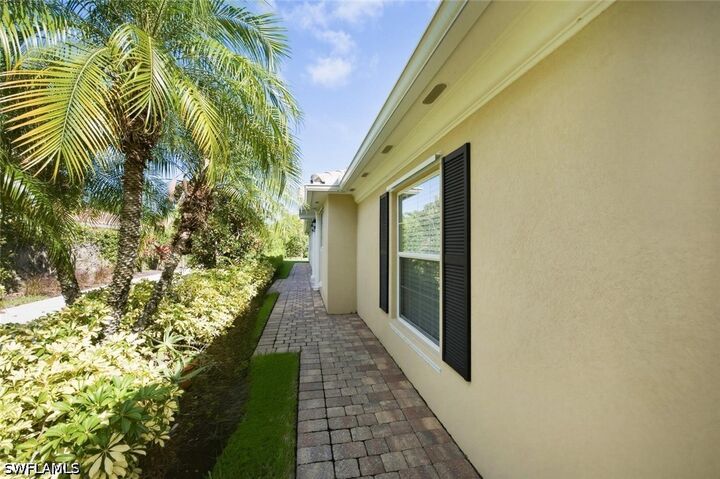 Property Photo: 7405 Emilia Lane FL 34114