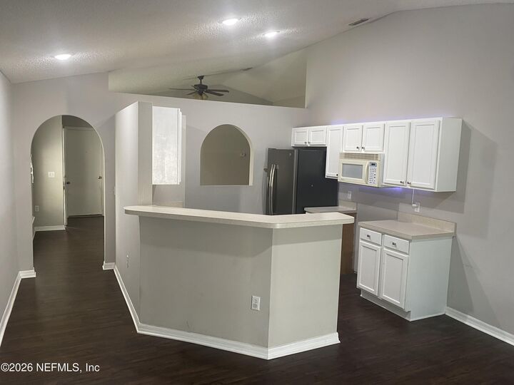 Property Photo: 6672 Gentle Oaks Drive W FL 32244