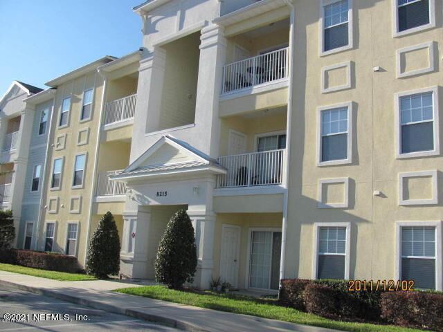 Property Photo:  8215 Green Parrot Road 102  FL 32256 