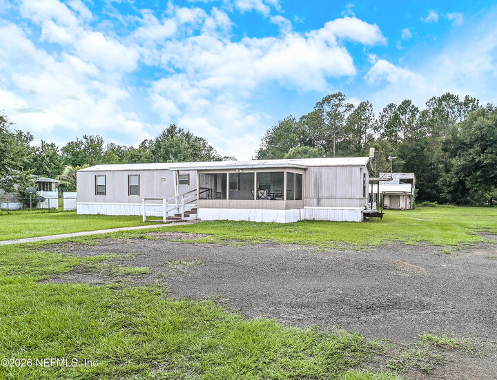 Property Photo:  11824 Faye Road  FL 32063 