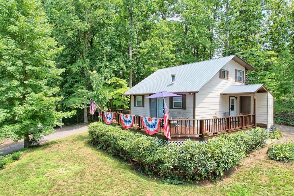 Property Photo:  3259 Coffey Lane  GA 30585 