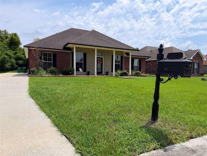 Property Photo:  776 Emma Drive  LA 70084 