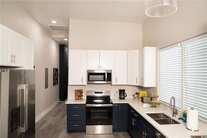 Property Photo: 2721 Iberville Street 2B LA 70119