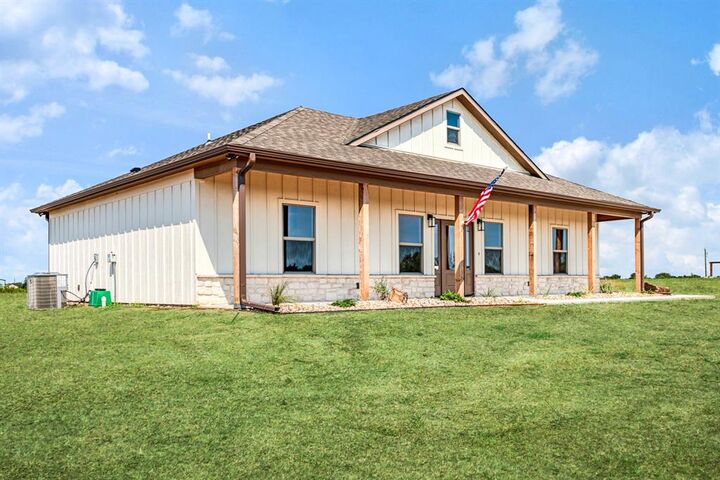 Property Photo:  225 Private Road 33083  TX 75486 