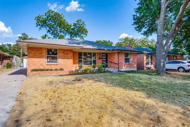 Property Photo: 9102 Lindaro Lane TX 75228