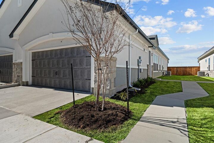 Property Photo: 4770 N Luxe Lane 304A TX 76207