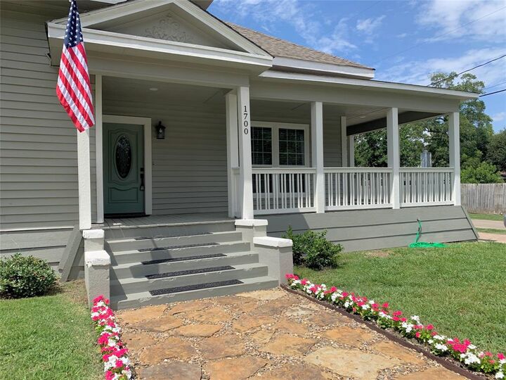 Property Photo:  1700 Oneal Street  TX 75401 