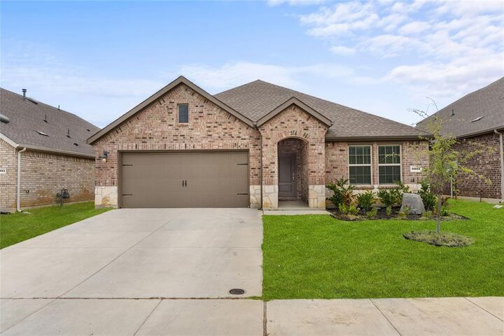 Property Photo:  9805 Quail Pointe Road  TX 76227 