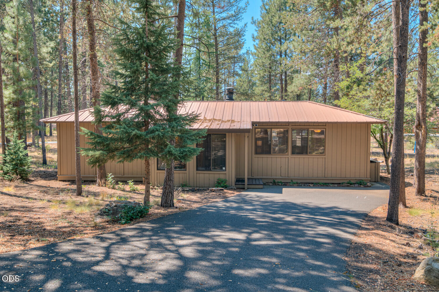 Property Photo:  57077 Fox Lane  OR 97707 