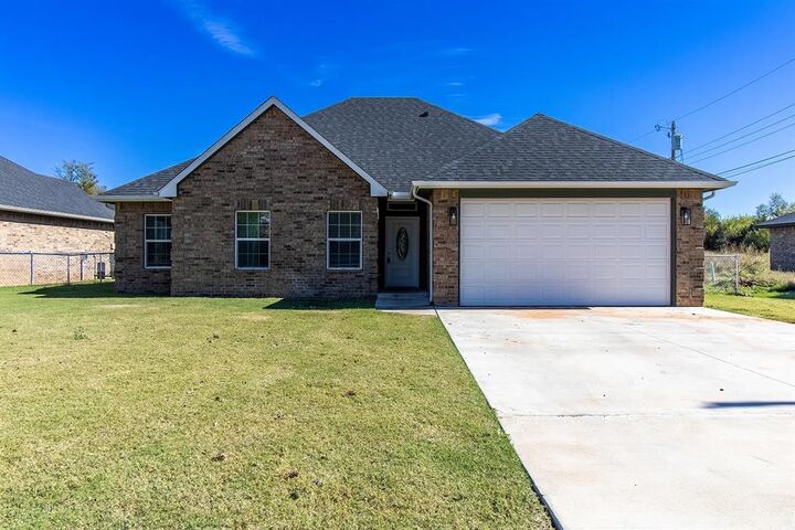 Property Photo: 8816 N Shartel Avenue OK 73114