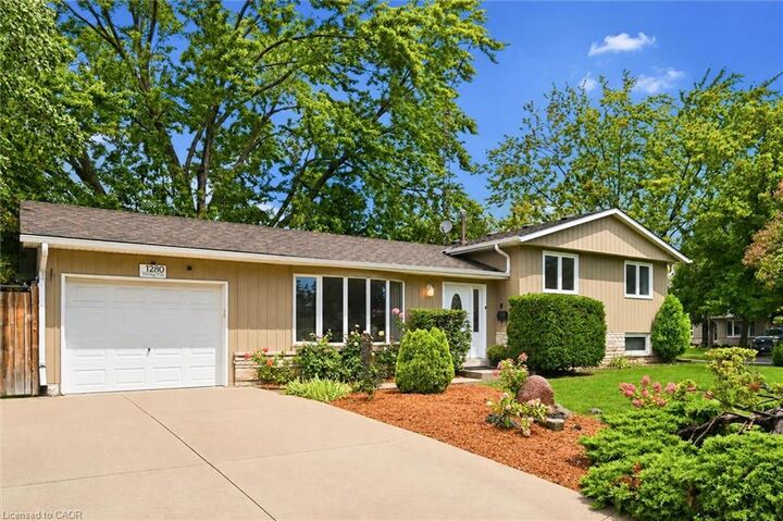 Property Photo:  1280 Aldridge Crescent  ON L7M 1H9 