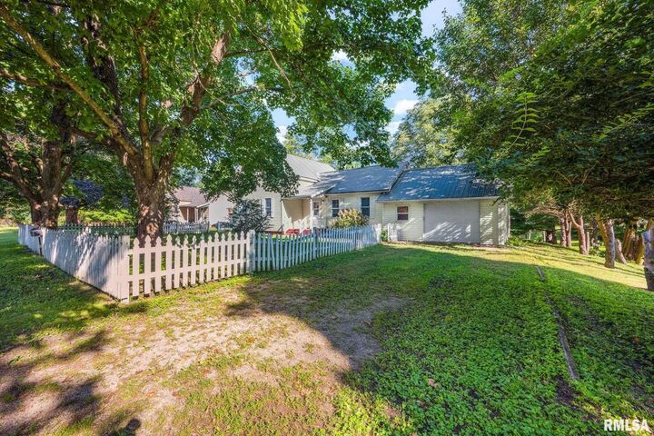 Property Photo: 508 W Elm Street IL 61491