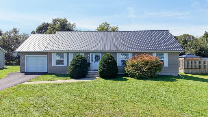 Property Photo:  30 Harland View Drive Drive  PE C1B 1W3 