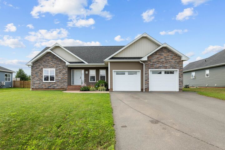 Property Photo: 31 Lantern Crescent PE C0A 1H8