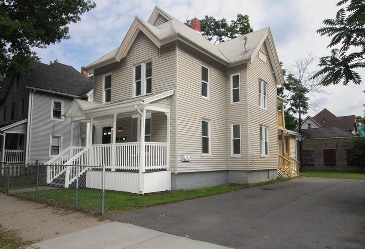 Property Photo:  129 Catharine St  MA 01109 