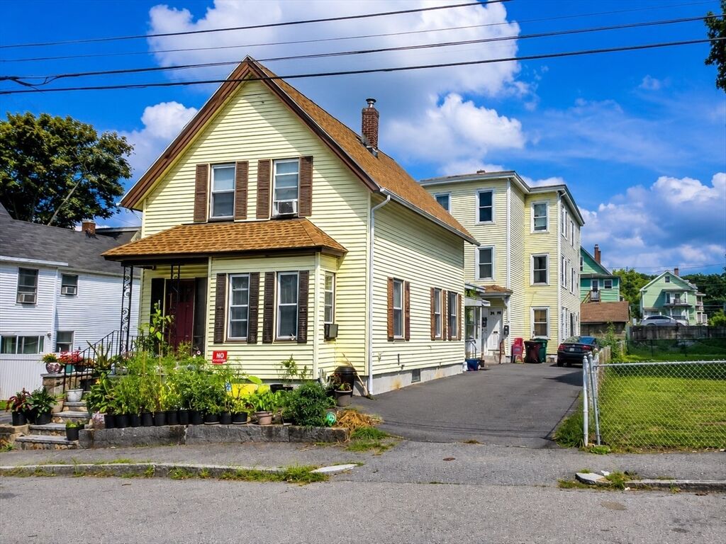 Property Photo:  60 Andrews St  MA 01852 