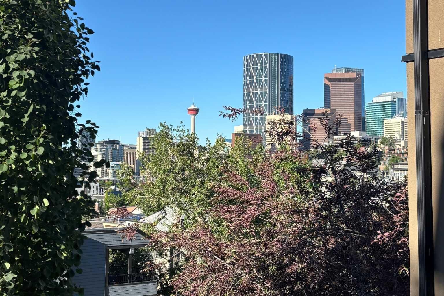 Property Photo:  540 5 Avenue NE 205  AB T2E 0L2 