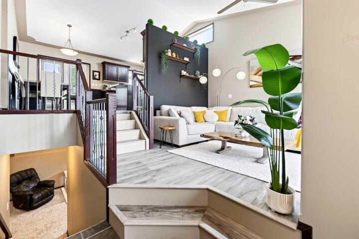 Property Photo:  7 Ratcliffe Street  AB T4P 3X8 