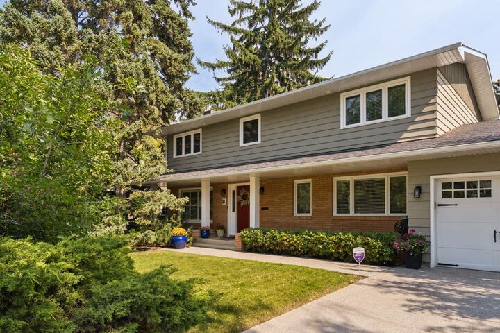 Property Photo: 8 Maryland Place SW AB T2V 2E4