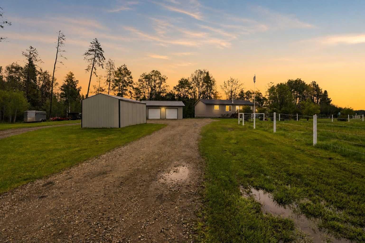 Property Photo:  413037 Range Road 6-3  AB T4T 2A1 
