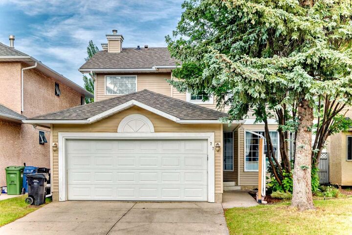 77 Eldorado Close NE — photo 1