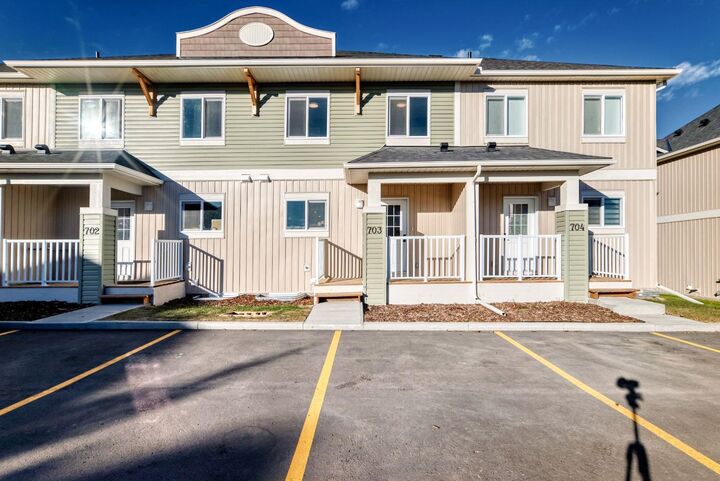 Property Photo:  903 Clover Road  AB T0M 0N0 
