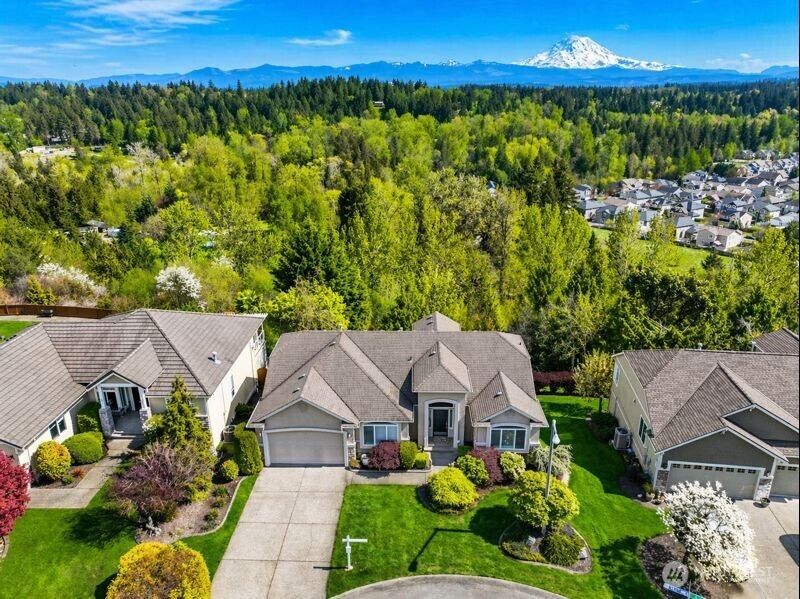 Property Photo: 9629 183 Ave E WA 98391