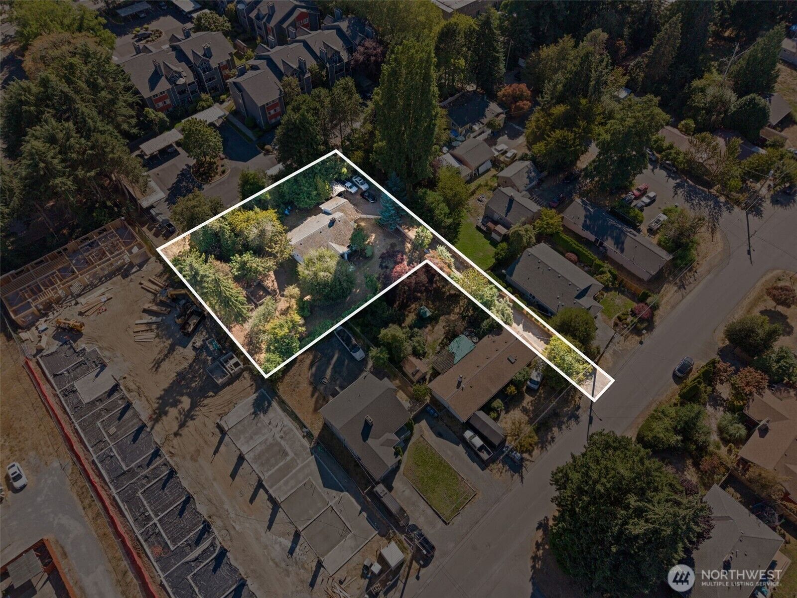 Property Photo:  419 S 150th Street  WA 98148 