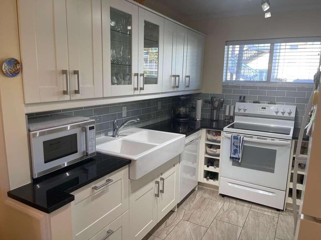 Property Photo: 2566 S Garden Drive S 108 FL 33461
